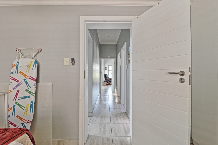 3 Bedroom Property for Sale in Hartenbos Central Western Cape